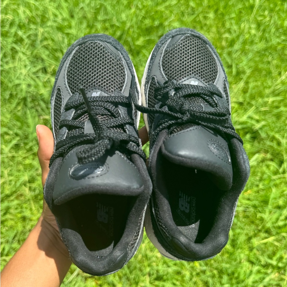 New Balance Black and White Athletic Shoes - Picture 6 of 7